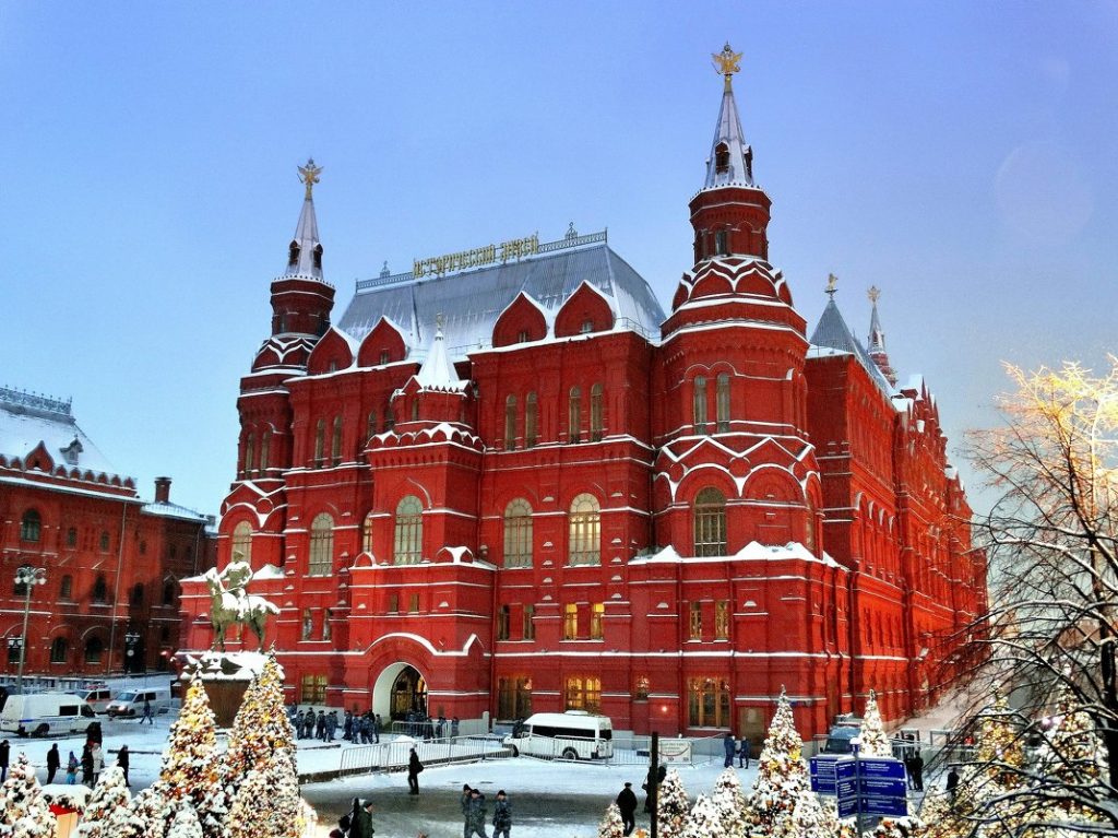 Встречаем 8 Марта 2024: лучшие события и места в Москве